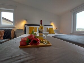 1 bedroom, WiFi, bed sheets