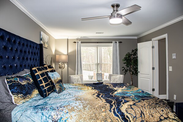 7 bedrooms, iron/ironing board, WiFi, bed sheets