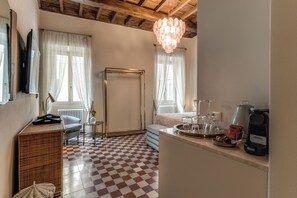 Deluxe Room | Frette Italian sheets, premium bedding, down comforters, in-room safe - BRAMA by HiSuiteRome (Rome)