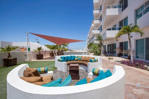 Oceanview Condo with Balcony & High-Speed WiFi