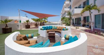 Oceanview Condo with Balcony & High-Speed WiFi