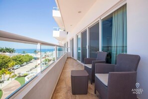 Terrace/patio - Oceanview Condo with Balcony & High-Speed WiFi (La Paz)