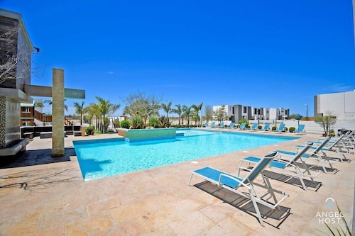 Relaxing Gated Retreat, Pool & Near Malecón