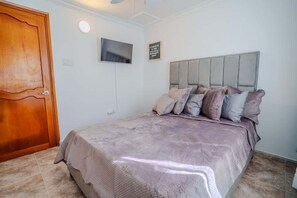 Iron/ironing board, WiFi