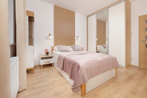 1 sovrum och sängkläder