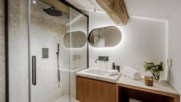 3 bedrooms