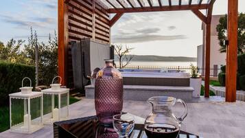 Apartment (Anka - with open jacuzzi - R3(2)) | Terrace/patio