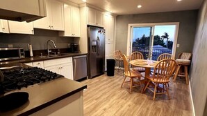 Private kitchen - Vista Del Sol
 (Ventura)