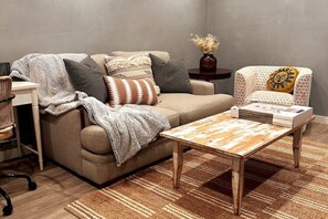 Smart TV - Vista Del Sol
 (Ventura)