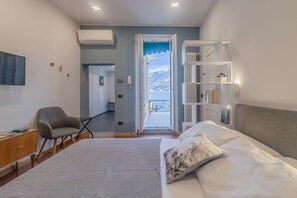 Business-Studio, Seeblick | Schreibtisch, Bügeleisen/Bügelbrett, kostenloses WLAN