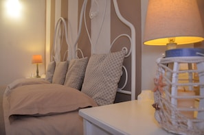 Deluxe Double Room, Private Bathroom, Tower | Down comforters, in-room safe, individually decorated - Demivie Guesthouse  (Lerici)