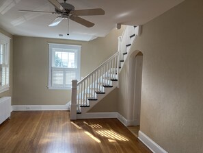 Interior - Beautifully Furnished Home, Steps to USNA Stadium, Walk to Downtown Annapolis! (Annapolis)