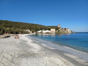 Camastros y toallas de playa