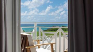 Standard Room, 1 King Bed, Ocean View | Water view