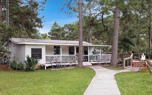 Exterior - STEPS TO BEACH. POOL. BIKES. HEART OF 30A! (Santa Rosa Beach)