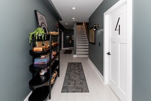 Interior - One Bedroom Boutique Suite Downtown Sandusky (Sandusky)