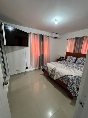 3 chambres, fer et planche Ă repasser, Wi-Fi gratuit, draps fournis