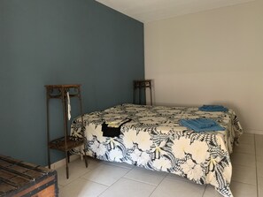 3 bedrooms, iron/ironing board, WiFi, bed sheets - Charmante Maison de Village Avec Jardin (Aléria)