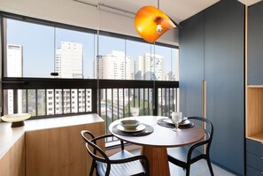 Studio 1015 NIK | Dining