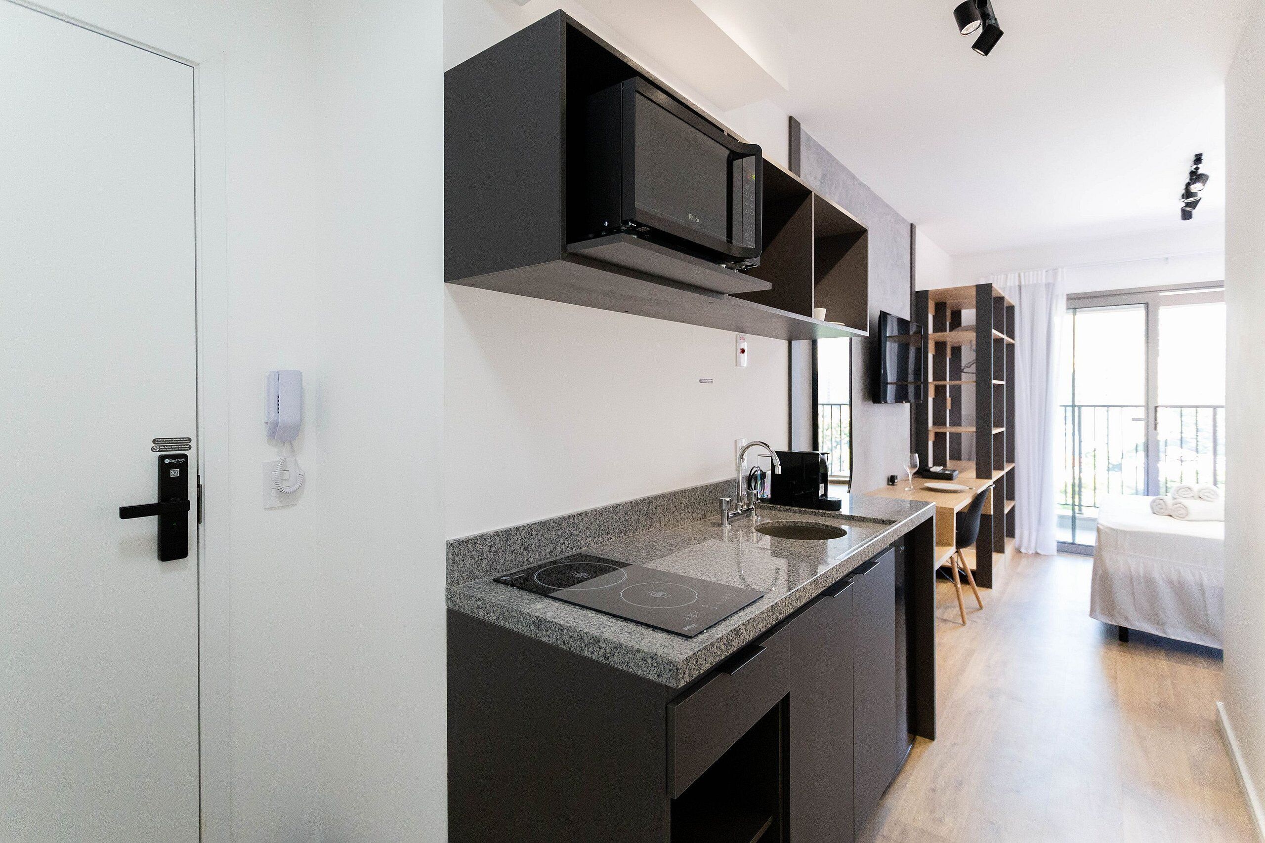 Studio 908 NIK | Private kitchen | Mini-fridge, microwave, espresso maker, cookware/dishes/utensils