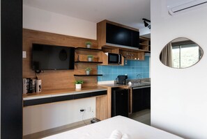 Studio 412 NIK | Yksityinen keittiö | Minijääkaappi, mikroaaltouuni, espressokone