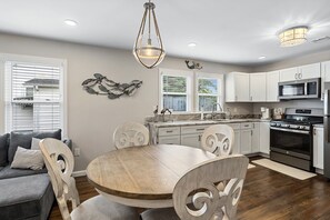 Fridge, microwave, oven, stovetop - Charming 3-bedroom house with AC and WiFi in Ocean Gate. 2 Blocks from the beach (Ocean Gate)