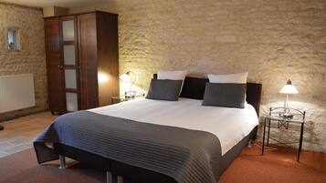 Double Room, Private Bathroom, Courtyard View (Chambre Pommard) | Free WiFi