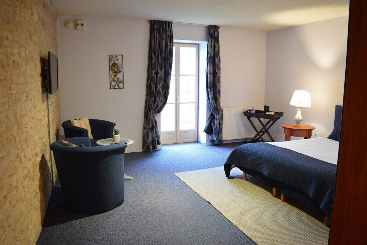 Classic Double Room, Private Bathroom, Garden View (Chambre Mercurey) | WiFi (free)