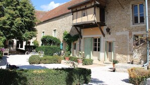 Family Room (Volnay) | Exterior - La Dominotte (Demigny)