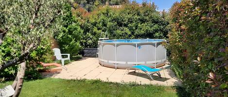 Bañera de hidromasaje al aire libre