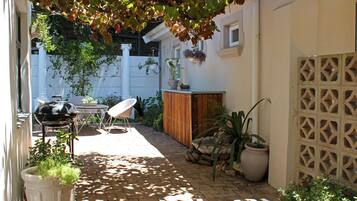 Cottage Mewah | Teras/patio