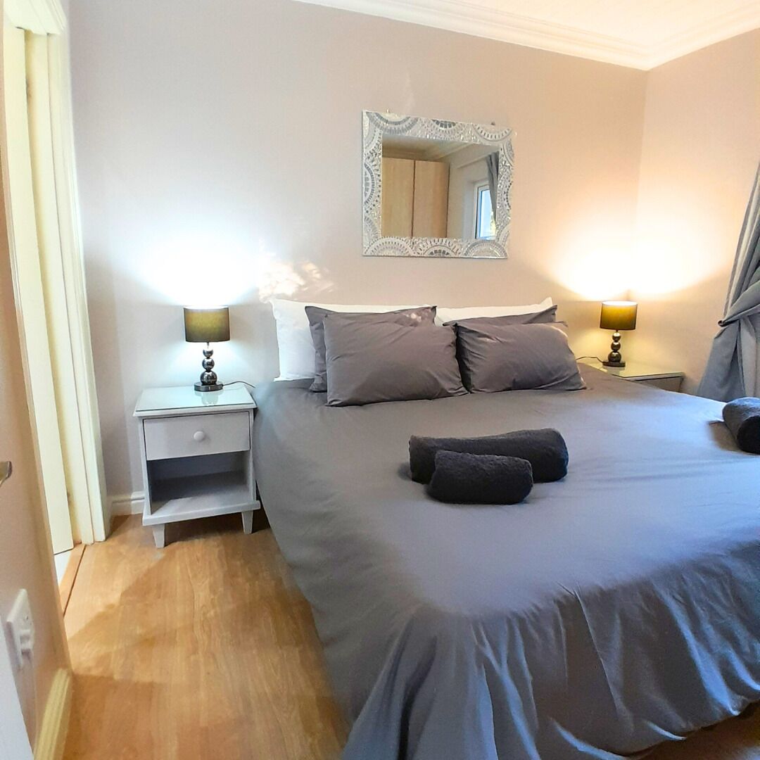 1 غرفة نوم وأغطية فراش متميزة وأسرّة بإسفنج يتكيف مع شكل الجسم