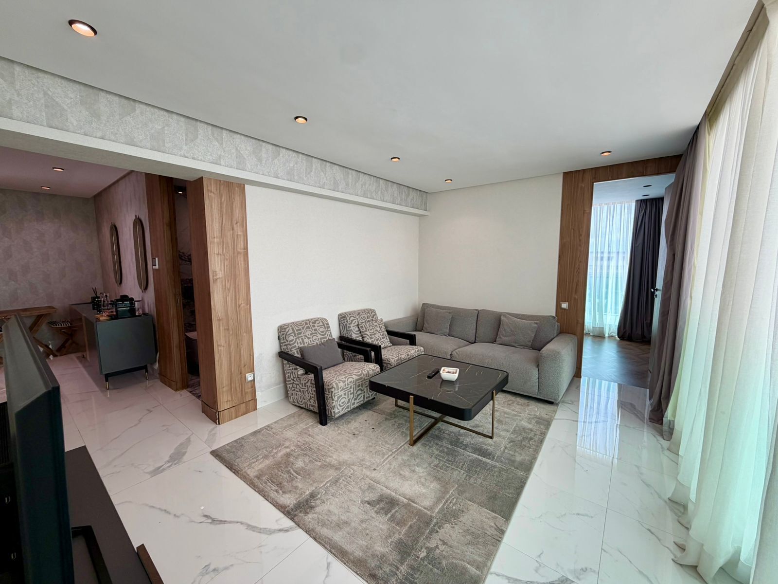 Basic Apartment, 1 Queen Bed, Non Smoking | Living area