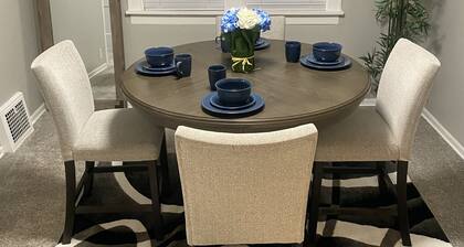 Stay near family or close to downtown, this loft in Beverly has it all!