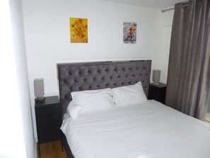 1 bedroom, desk, iron/ironing board, WiFi - Charming apartment located near central London. (London)