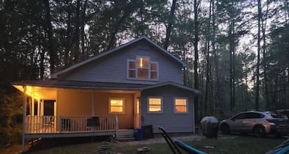Cheerful 3-brd, 2 full bth cottage with DNR launch lake access on Chippewa Lake
