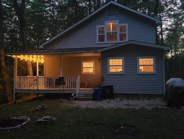 Exterior - Cheerful 3-brd, 2 full bth cottage with DNR launch lake access on Chippewa Lake
(Chippewa Lake)