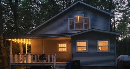 Cheerful 3-brd, 2 full bth cottage with DNR launch lake access on Chippewa Lake