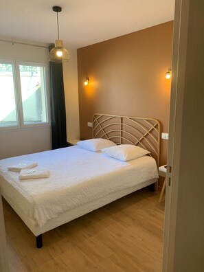 Apartment | Soundproofing, free WiFi, bed sheets - Hôtel des Docks (Digoin)