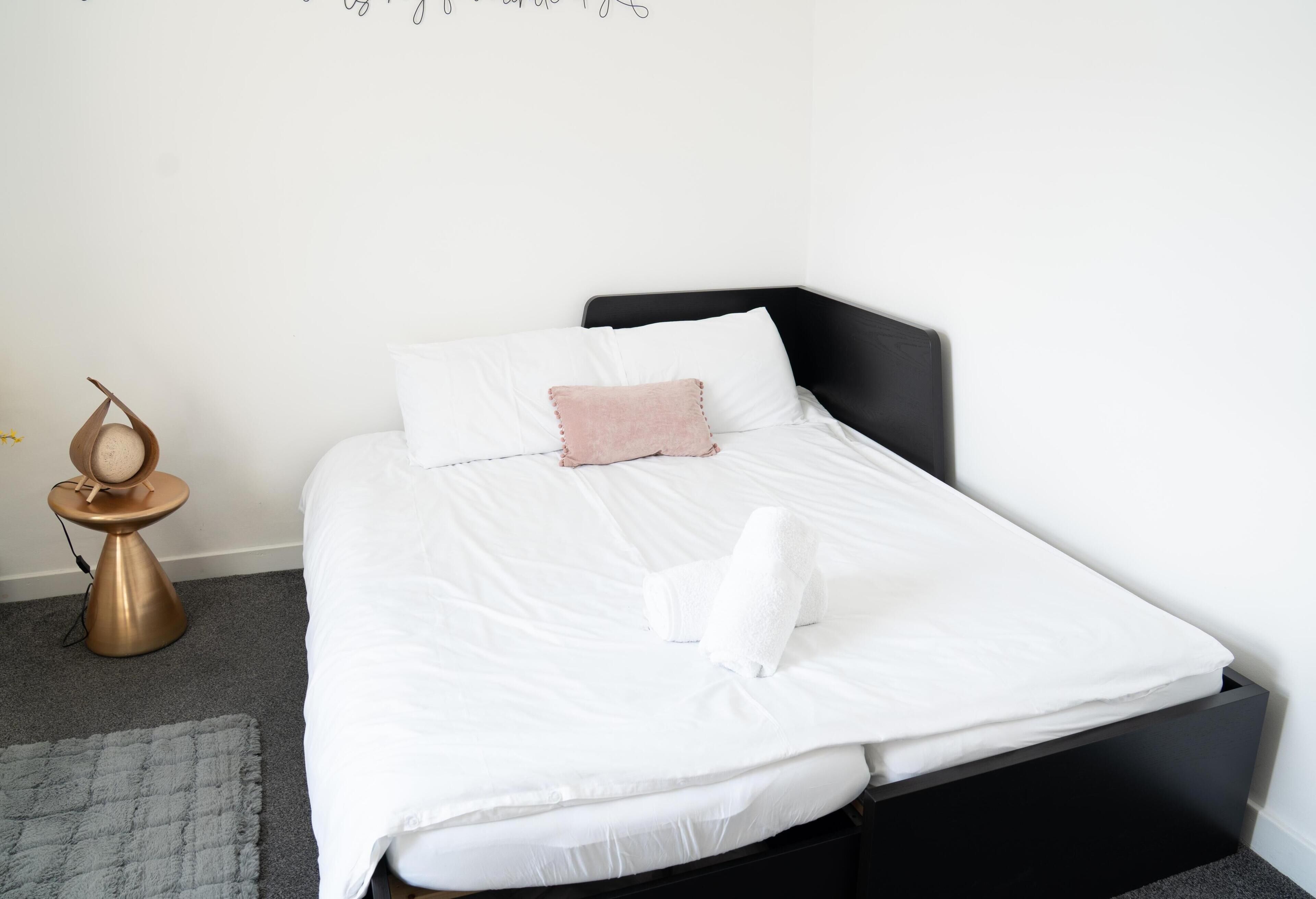 2 chambres, fer et planche à repasser, accès au Wi-Fi (inclus)