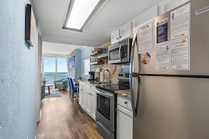Fridge, microwave, oven, stovetop - Carolina Winds 1005-1BR OF Condo in Myrtle Beach (Myrtle Beach)