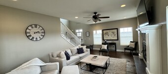 New Listing! Spacious Manhattan home great for groups! Near Belgrade & Bozeman.