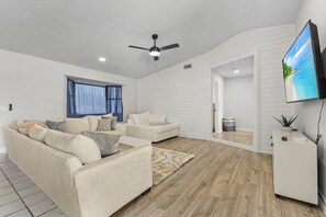 Living area - Palmetto Pines Paradise 
Golf-Heated pool  (Cape Coral)