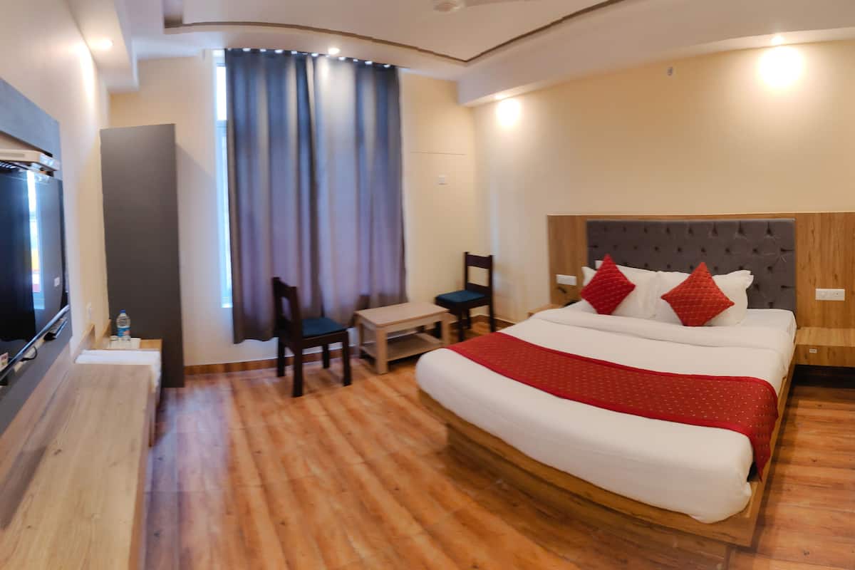 Deluxe Double Room | Free WiFi