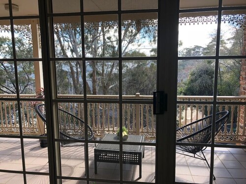 Modern 2BR Apartment/Parking in Griffith