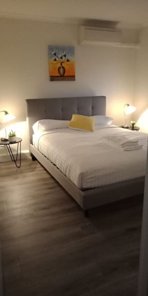 2 chambres, fer et planche à repasser, Wi-Fi gratuit, draps fournis