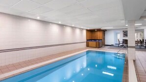 Pool - Contemporary 2BR Apt in Kingston (Griffith)