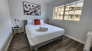2 slaapkamers, een strijkplank/strijkijzer, gratis wifi, beddengoed