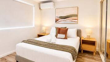 2 bedrooms, iron/ironing board, WiFi (free), bed sheets