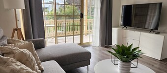 New to VRBO: Contemporary 2BR Apt in Kingston